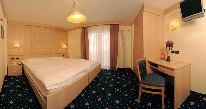 Hotel Pareda Canazei Oda fotoğraf